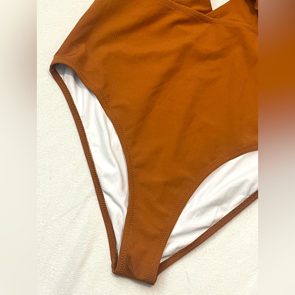 Cupshe One Piece Burnt Orange Open Back Swim Swimsuit w/ Ruffles Sz Large - Picture 3 of 16
